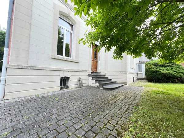 Maison 9 pièces 201 m²