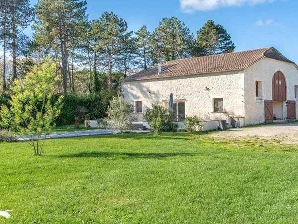 Maison 5 pièces 236 m²