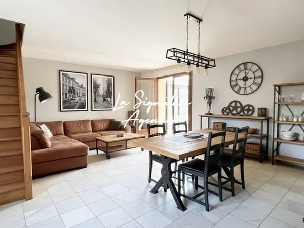 Maison familiale de 170 m² avec jardin et garages Bon-Encon