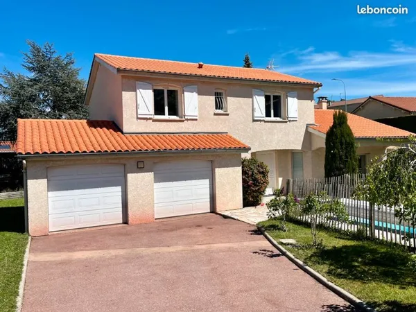 Villa familiale lumineuse - secteur golf - 6 pièces - 160m2 - piscine