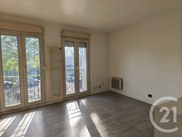 Studio 1 pièce 27 m²