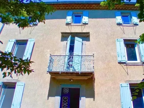Propriété de charme avec dépendances et vaste parc arboré – Proche Castres