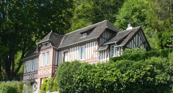 Demeure Anglo-Normande du XIX rénovée, piscine