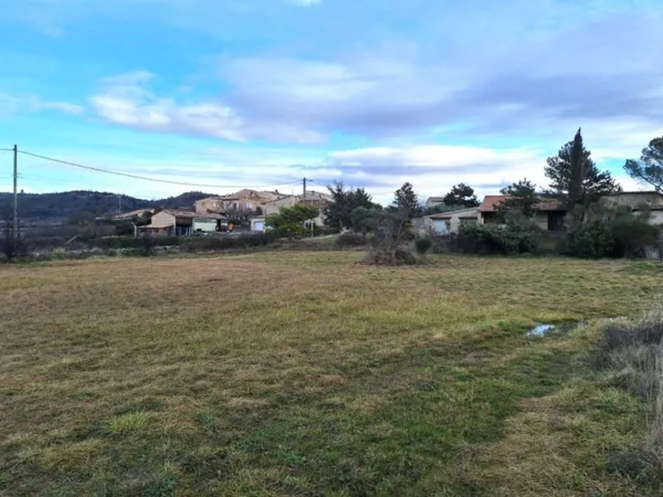 Terrain 1081 m²