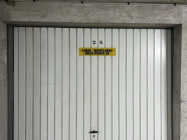Loue parking - 15m²