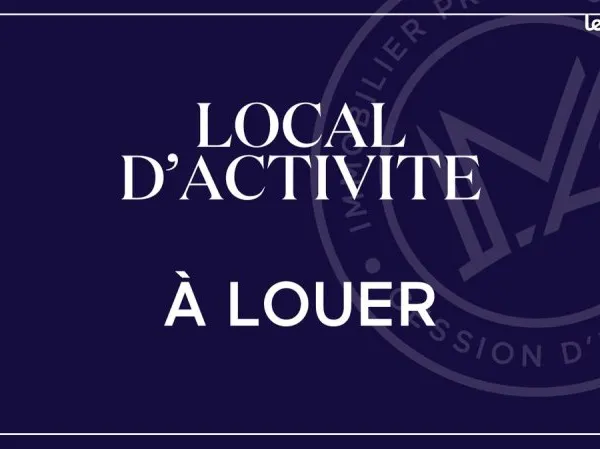 Local 200 m² PLESTAN