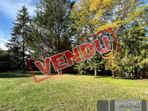 Terrain 931 m²