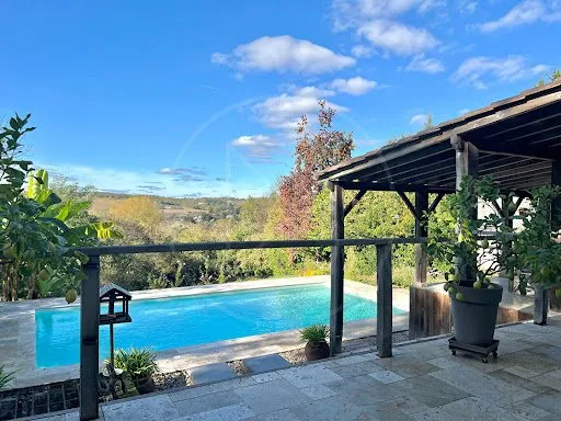 Maison 7 pièces 343 m²