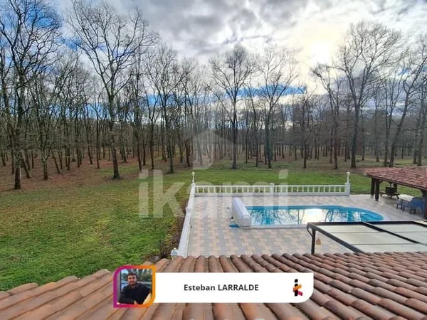 Charmante propriété au calme, 7 pièces 372 m2