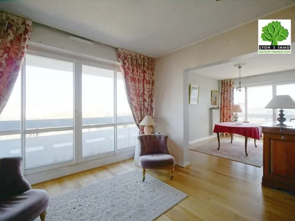 Lyon 7 calme T4 81 m2 balcon garage