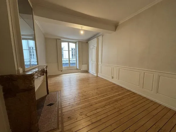 Appartement Type 4 Centre historique