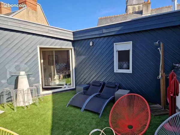 Rare et atypique aux halles - duplex avec terrasse privative sans vis a vis de 30 m²
