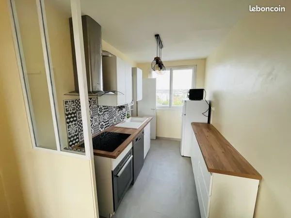 Nantes centre - quartier mitrie type 3 meuble avec cuisine amenagee entierement et equipee