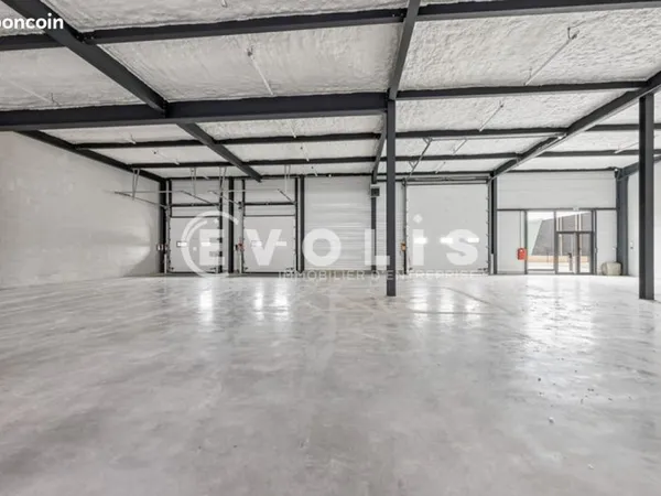 Local d'activité 4 340 m²