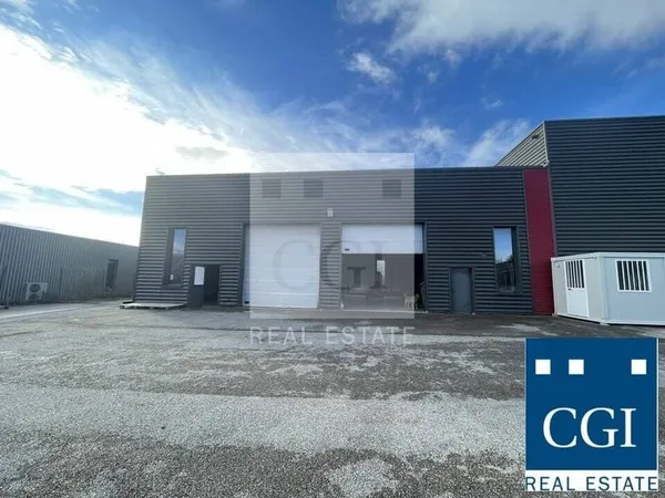 Local d'activité 371 m²