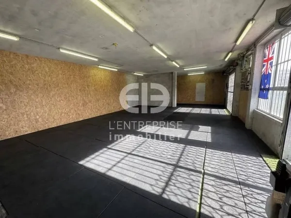 Entrepôt 3 pièces 171 m²