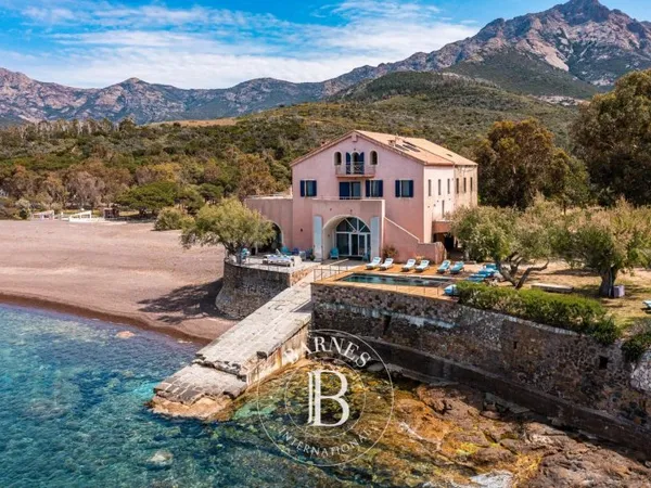 Galeria, Domaine privé, Villa pied dans l'eau, 8 chambres, vue mer panoramique, piscine chauffée, pr