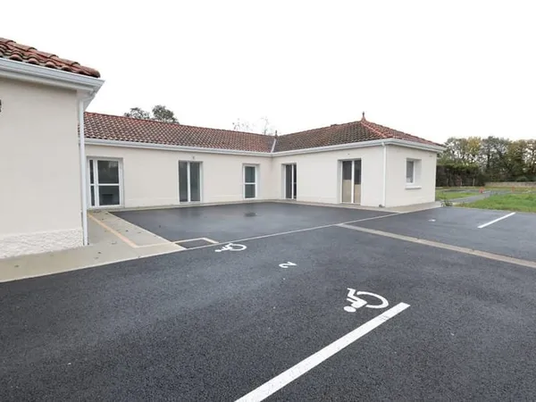 Villa en partie rénovée en Maison d'Accueil de jour pour sen