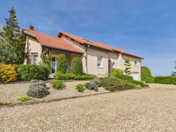 Maison 8 pièces 280 m²