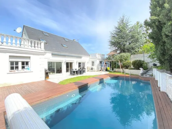 Maison de luxe 8 pièces 210 m²
