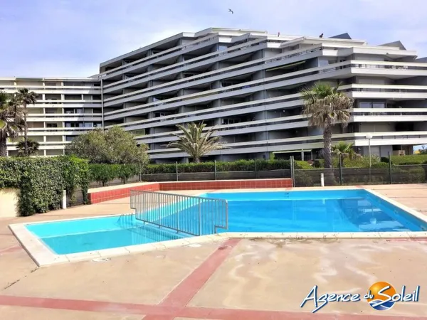 Beau et spacieux T2 cabine traversant avec vue mer et garage