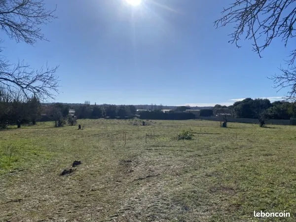 Terrain 300 m² Saint Quentin La Poterie