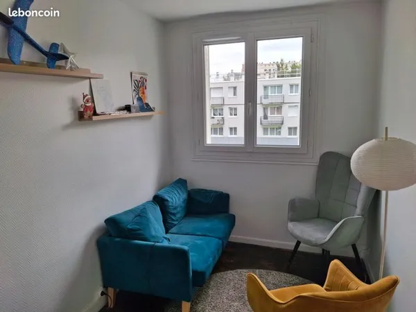 Chambre dans colocation de filles meublée à Bourg-La-Reine