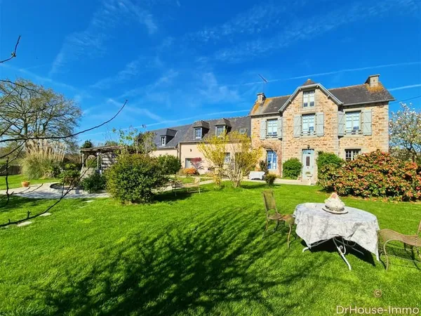Majestueuse Demeure de 9 Pièces avec 6 Suites, Jardin & Dépendance