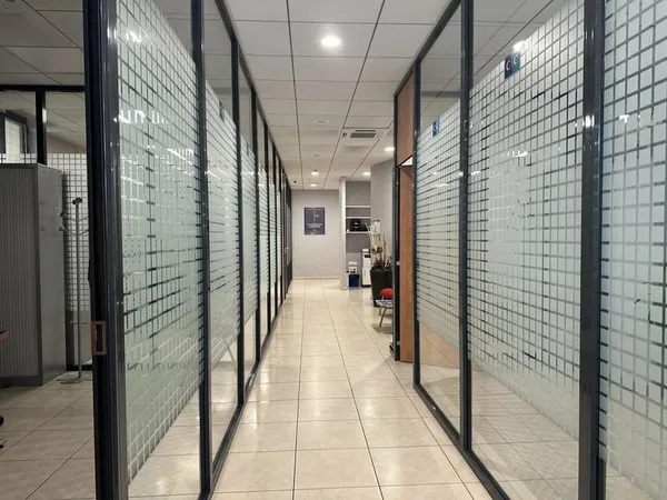 Local commercial 194 m²