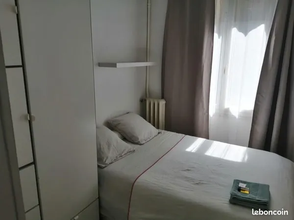 Toulon Centre - Chambre meublée + dépendance privée avec balcon vue mer 🌊 À 2 min de Chalucet & gran