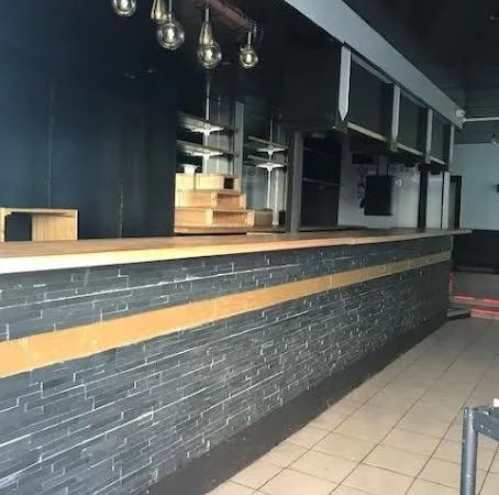 Local 100 m²