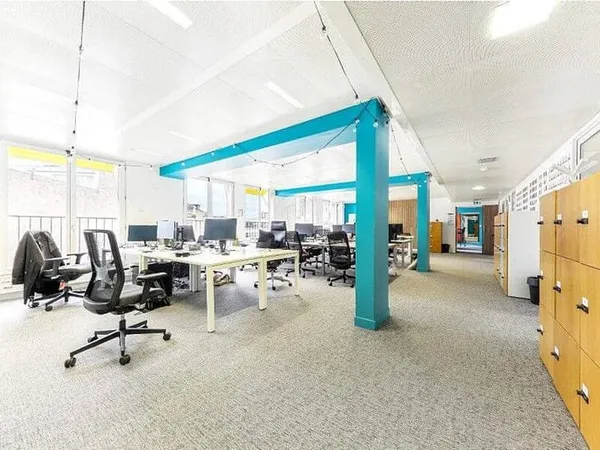 Bureaux 559 m²