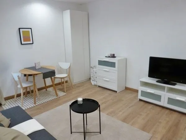 Studio meublé donnant sur cour