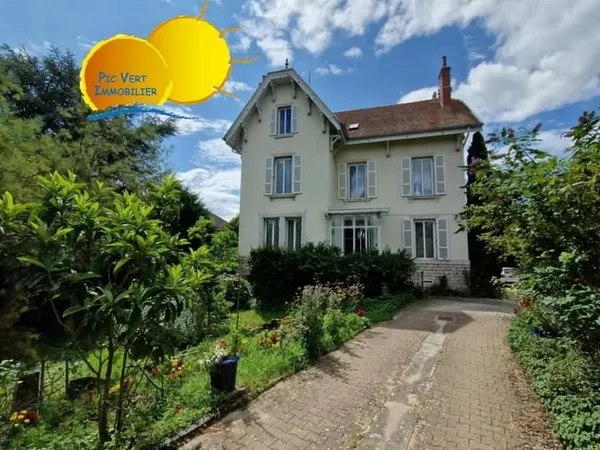 Maison de maître 202m² 10pc, 5ch, dépendances, piscine, dans parc arboré