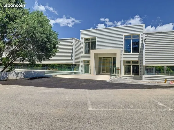 Local commercial 408 m² Montauroux