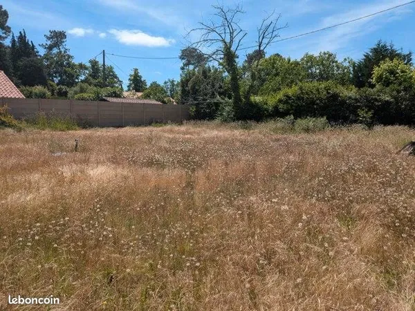 Terrain 550 m² Ares