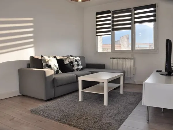 VENTE GRENOBLE RUE GENERAL FERRIE : APPARTEMENT T3 AVEC CAVE