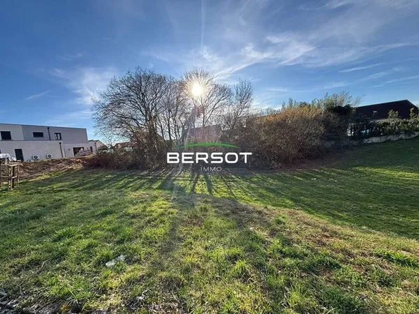 Terrain constructible 684 m²
