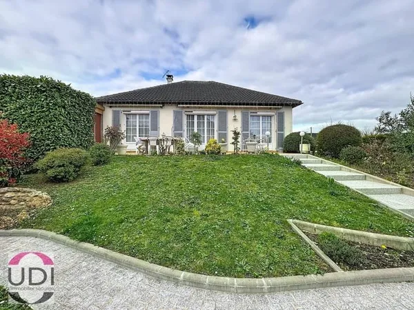 A VENDRE - Maison de plain pied surélevé sur sous-sol total, 3ch, 513m2 de terrain