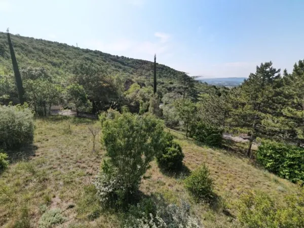Terrain constructible 790 m² - Saint-Marcel-lès-Sauzet