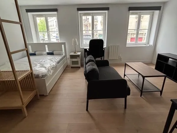 Grand studio meublé 33m² - Saint-Denis Porte de Paris