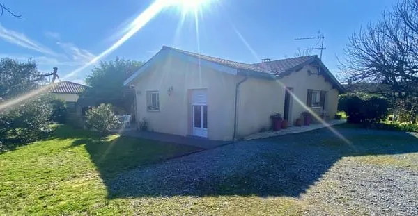 MAISON 3 CHAMBRES 1300M2 DE TERRAIN