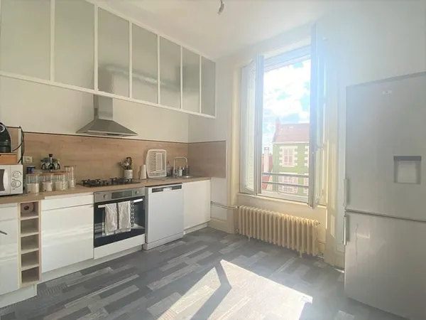 HONORAIRES OFFERTS ! T4 de 80m² avec Garage et Balcon !