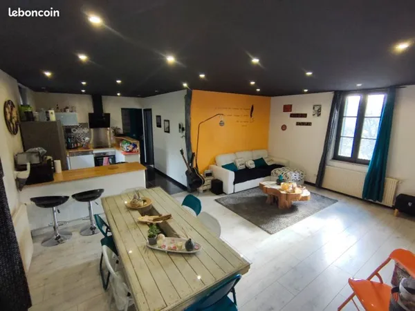 Belle maison de ville avec terrasse et garages