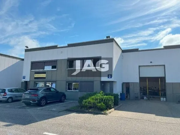 Local d'activité 887 m²