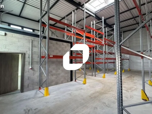 Local bureaux 210 m²