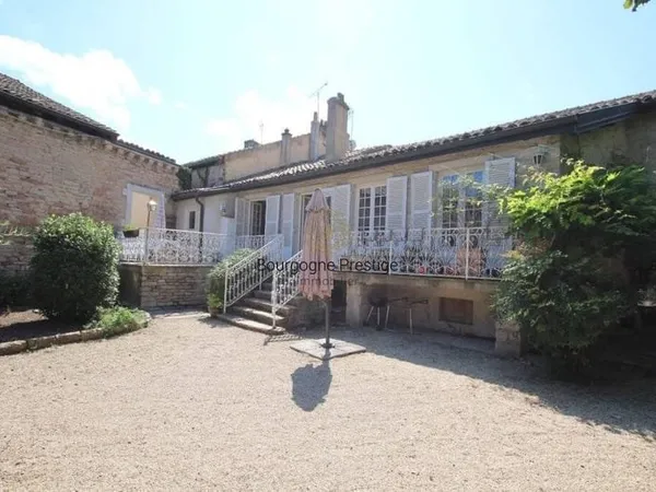 Maison de ville 15 pièces 251 m²