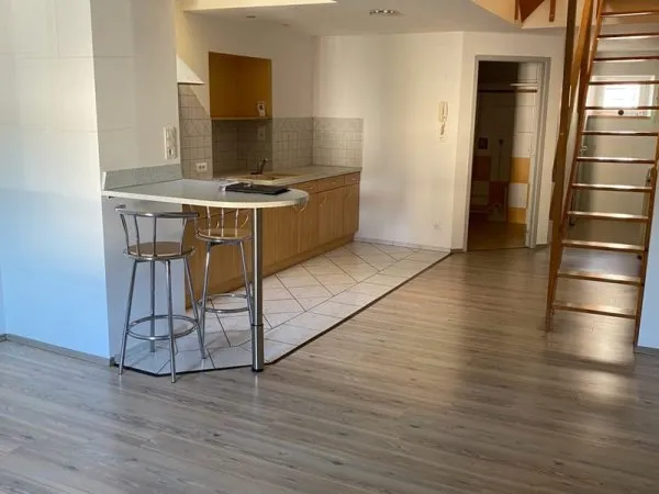 EN EXCLUSIVITÉ - VAGNEY Centre ville : Appartement F2