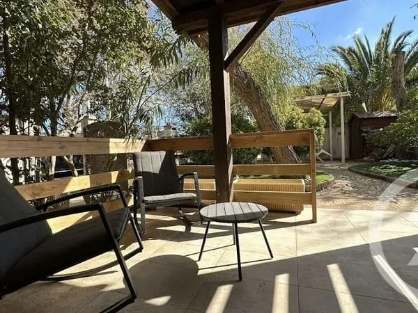 Maison 12 pièces 237 m²