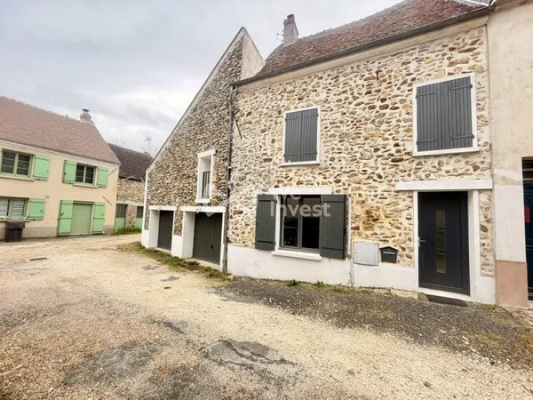 MAISON BRIARDE D'ENVIRON 125 M² + F2 DE 52M² TERRAIN DE 370M²